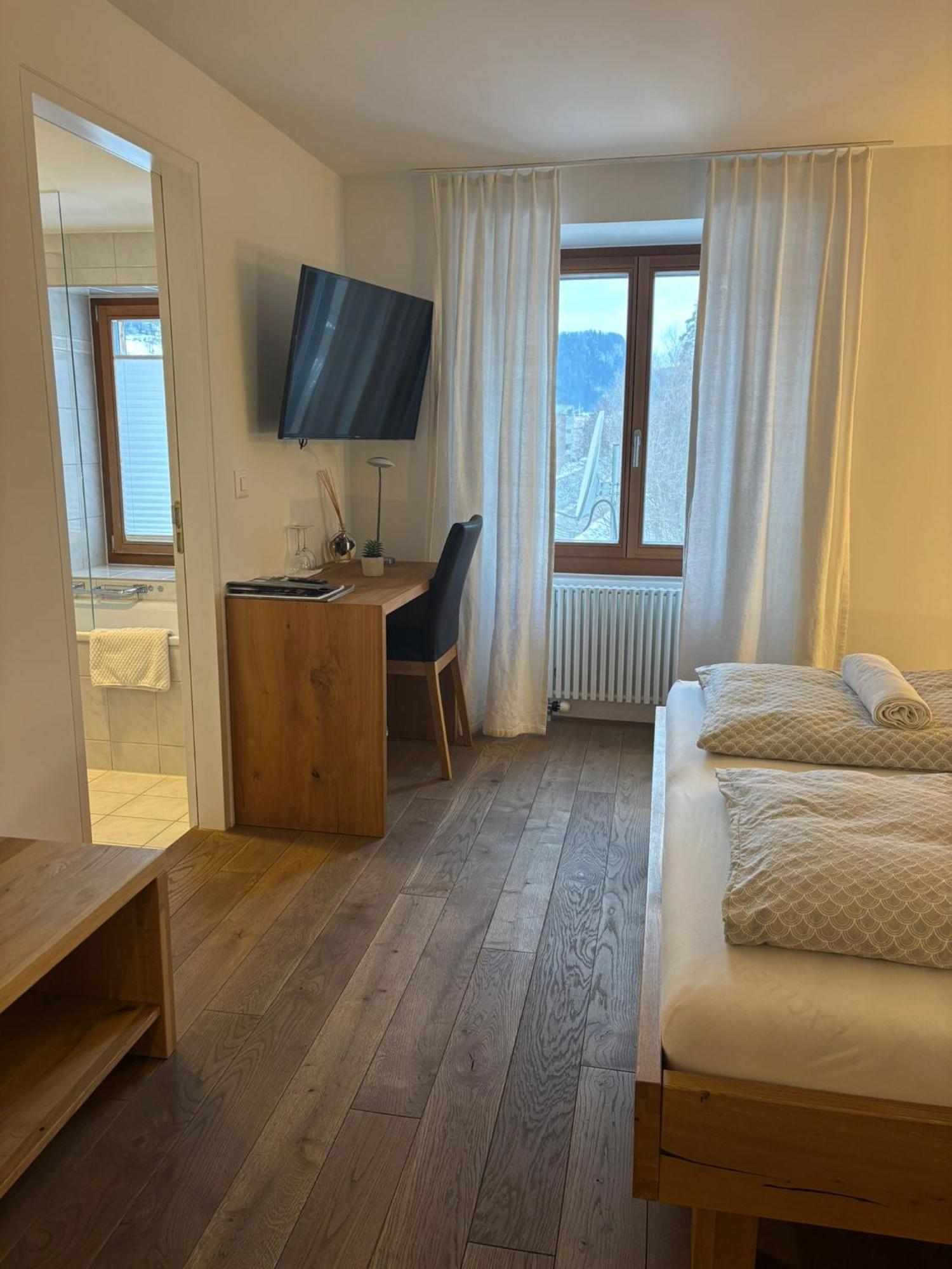 Landgasthof Zum Glenner Ilanz/Glion Exteriör bild